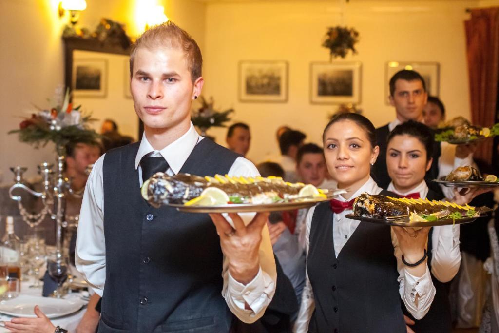 Hotel Ieremia Movila Сучевіца Екстер'єр фото